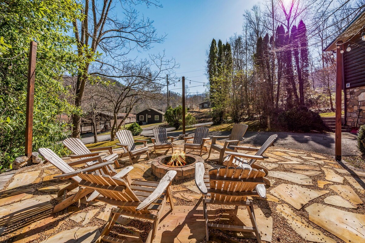 Photo 91 of Homespun Hospitality, Pet-Friendly, Fenced in Backyard, Walk to Downtown