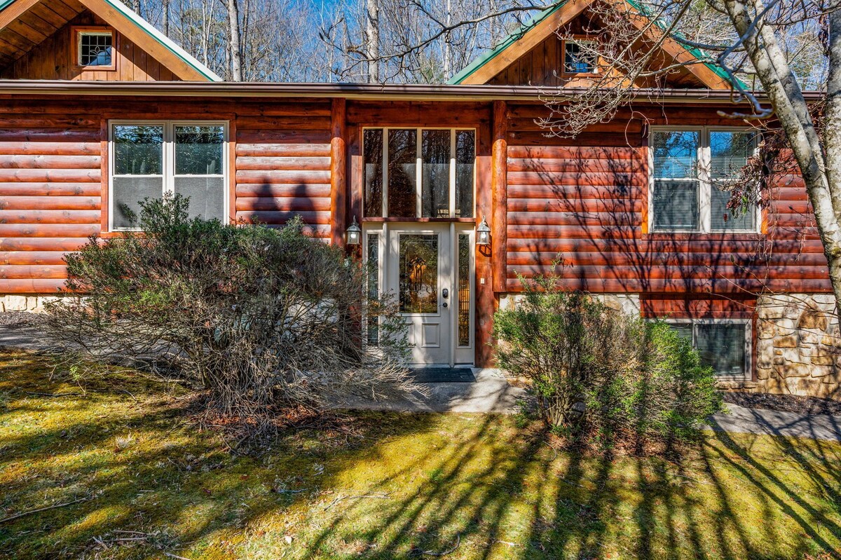 Photo 77 of Homespun Hospitality, Pet-Friendly, Fenced in Backyard, Walk to Downtown
