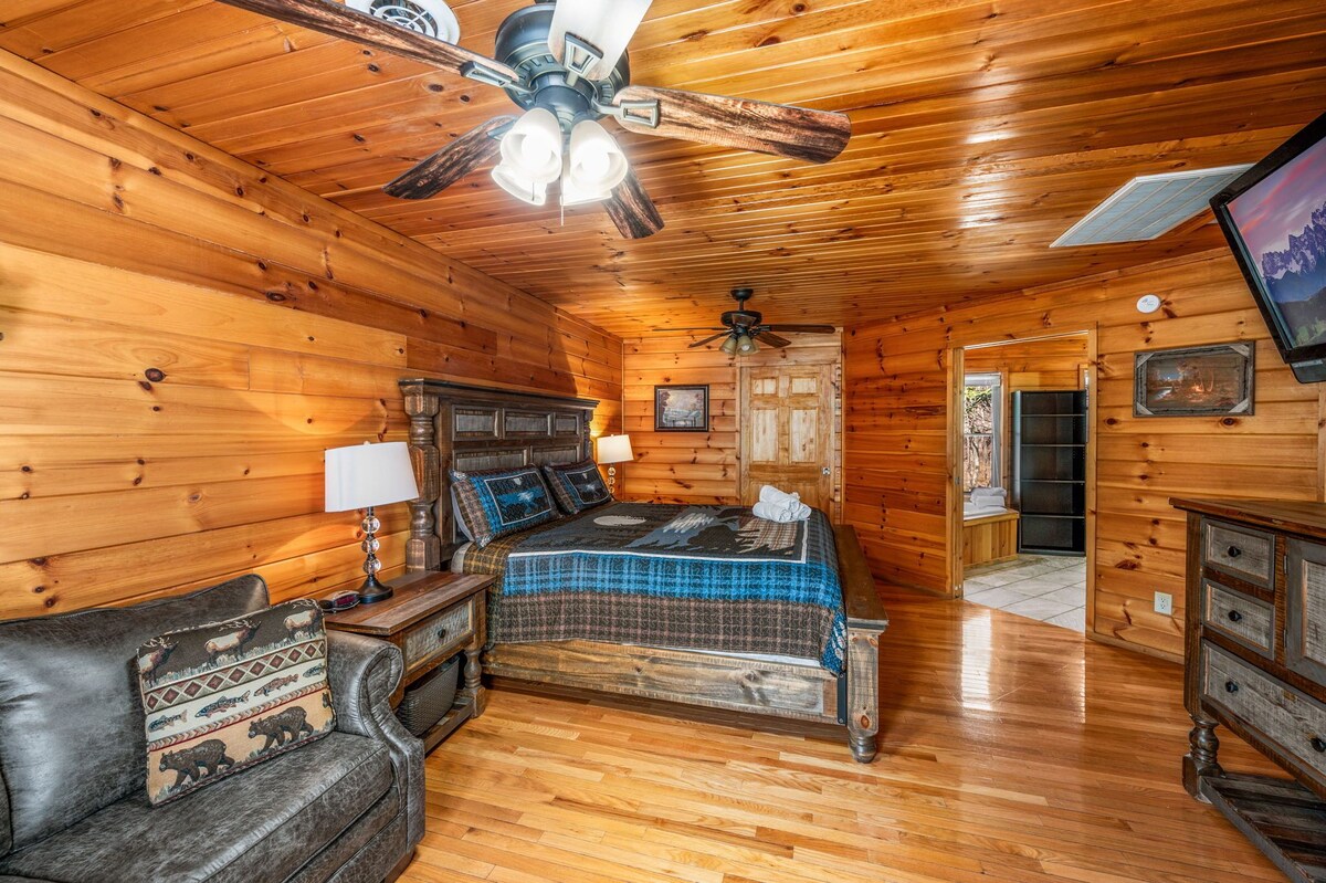 Photo 130 of Homespun Hospitality, Pet-Friendly, Fenced in Backyard, Walk to Downtown