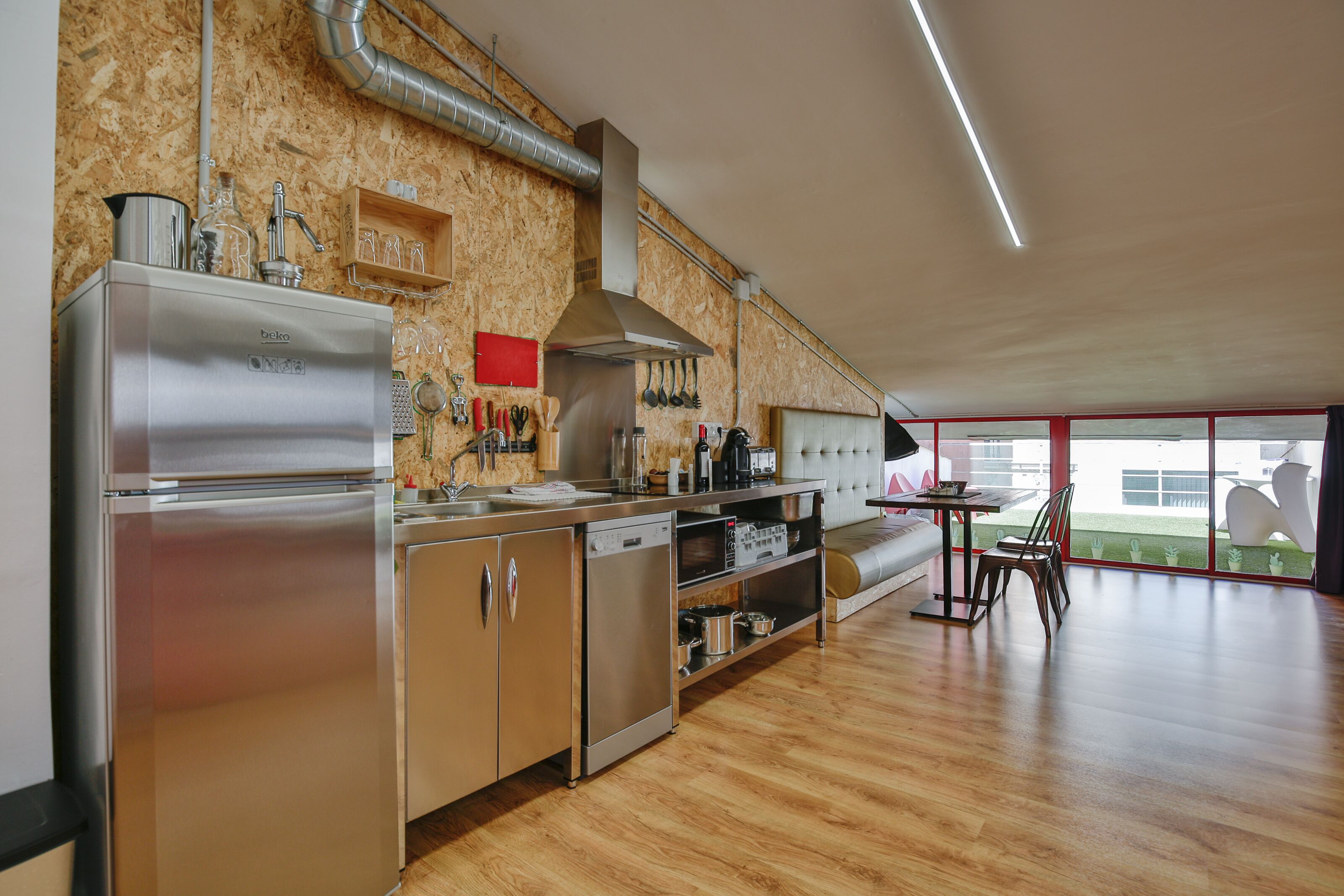 loft, terrace (penthouse) | private kitchen | full-sized fridge, microwave, coffee/tea maker, electric kettle