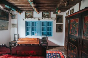 Basic Bungalow, Multiple Beds