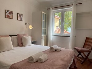 1 chambre, fer et planche à repasser, Wi-Fi gratuit, draps fournis