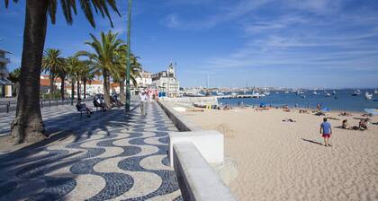 Ribeira Beach Apartment in Cascais