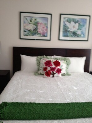 3 bedrooms, in-room safe, iron/ironing board, free WiFi