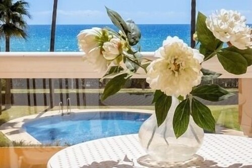 ‘The Snug’ Beachfront apartment La Cala de Mijas