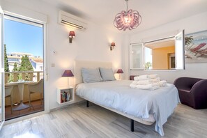 2 bedrooms, iron/ironing board, internet, bed sheets