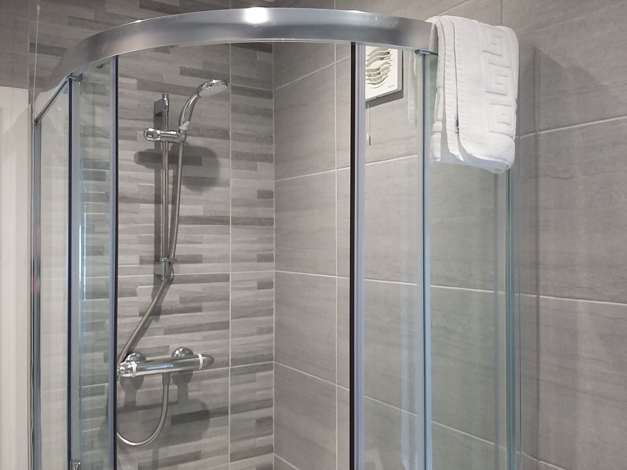 Apartment, 2 Bedrooms | Bathroom shower