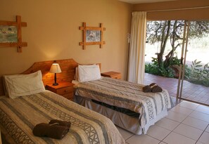 Standard Twin Room (1) - Leribisi Lodge (Tierpoort)