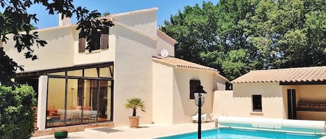 Piscine extérieure, piscine chauffée