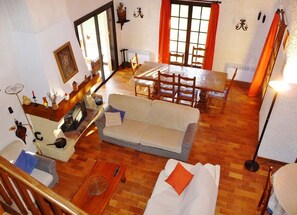 TV, fireplace, DVD player, ping pong