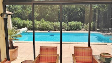 Outdoor pool, a heated pool
