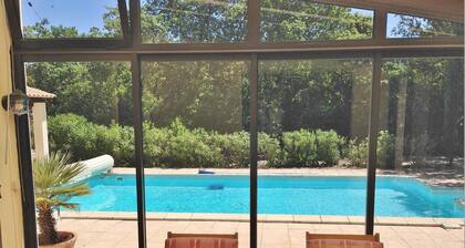 Large charming Provencal villa with swimming pool, 6 bedrooms, classified 4 stars