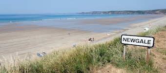 Pet Friendly Traditional Pembrokeshire Farmhouse, close to Solva and coast.