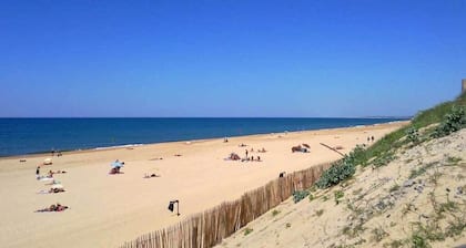 ONDRES Villa proche plage avec piscine chauffée et jacuzzi