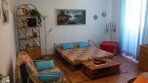 1 bedroom, iron/ironing board, travel cot, WiFi