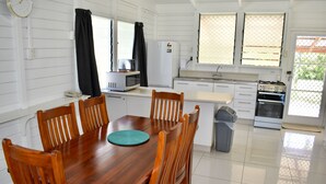 Dining - Mac's Shack - Titikaveka (Titikaveka)