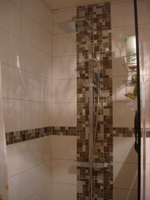 Hair dryer, towels