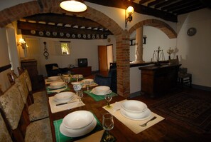 Dining - Villa in Città della Pieve. A peaceful oasis among woods and olive groves (Città della Pieve)