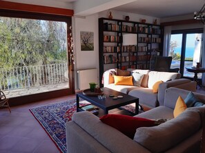 Smart TV, DVD player, books, stereo - Nice house with sea views, 2 terraces, children and pets welcome, pool (Marbella)
