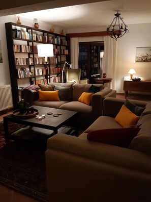 Smart TV, DVD player, books, stereo - Nice house with sea views, 2 terraces, children and pets welcome, pool (Marbella)