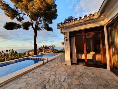 Nice house with sea views, 2 terraces, children and pets welcome, pool