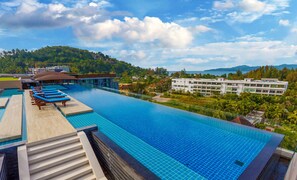 3 piscinas externas