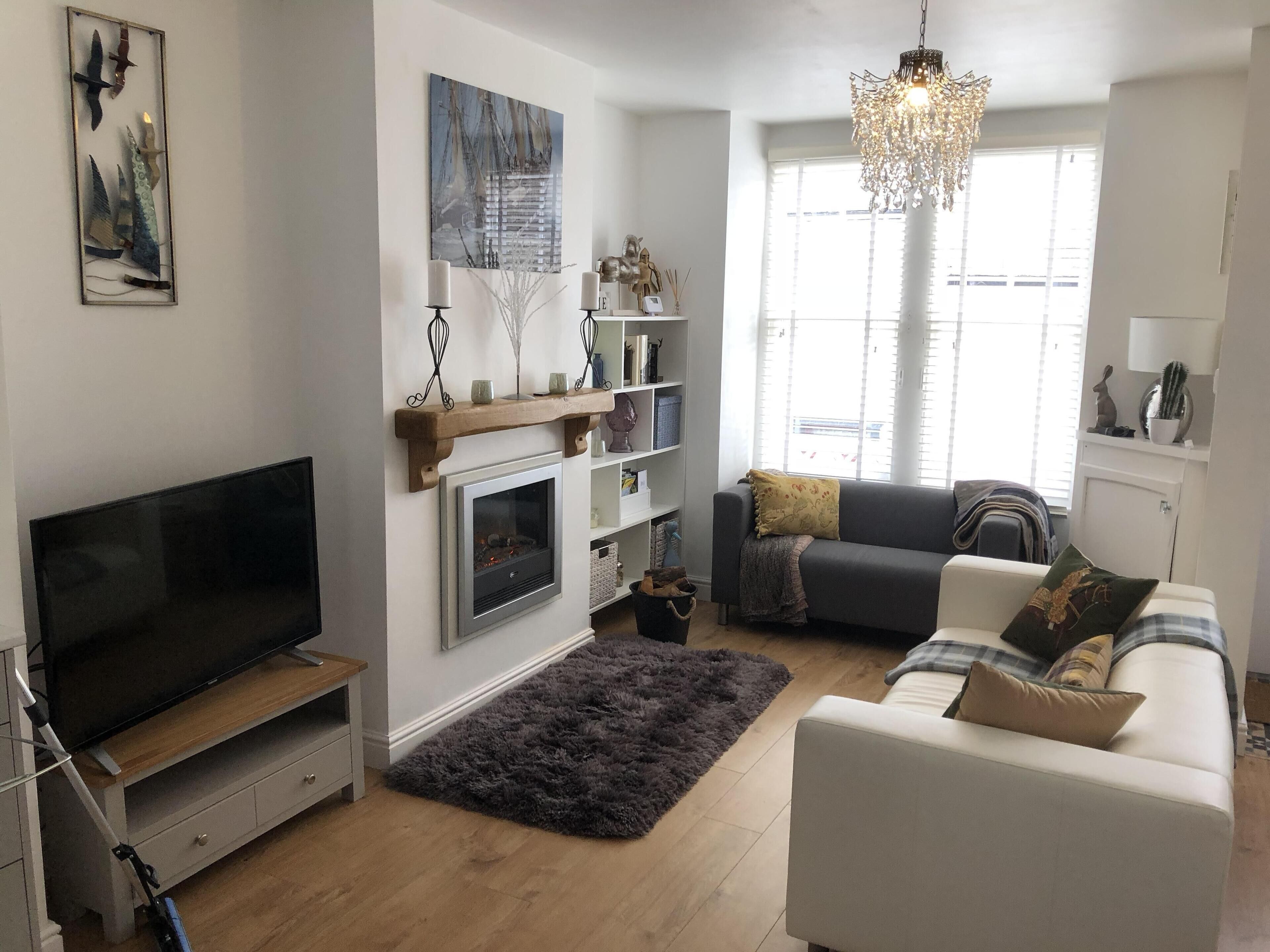 NEW - Downtown Cottage, in the heart of town