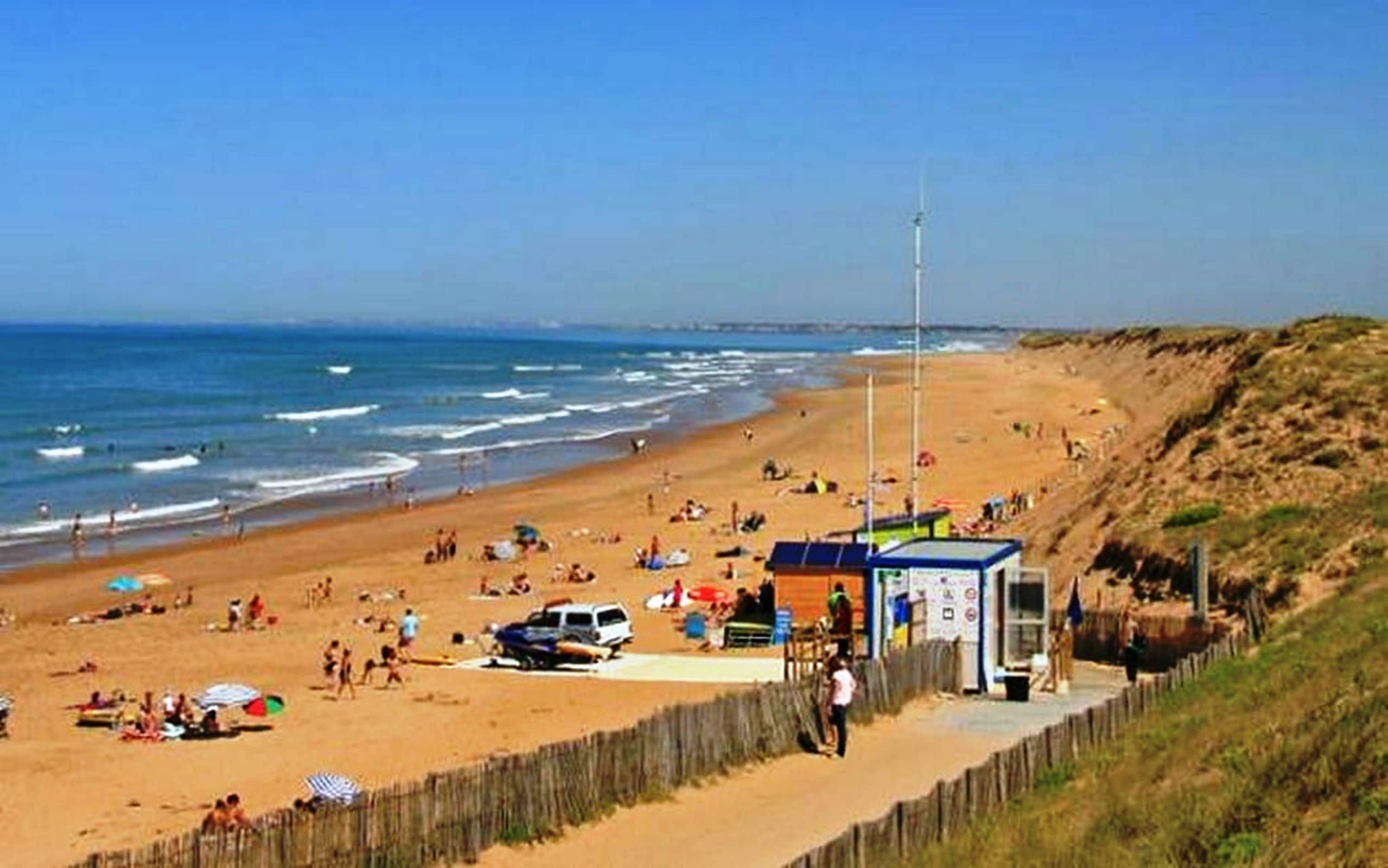 20km de plage sauvage à Olonne, derrière une forêt et ses sentiers vélos-piétons