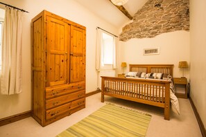 3 habitaciones, tabla de planchar con plancha y wifi gratis 