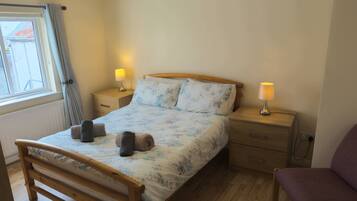 1 bedroom, iron/ironing board, travel cot, WiFi