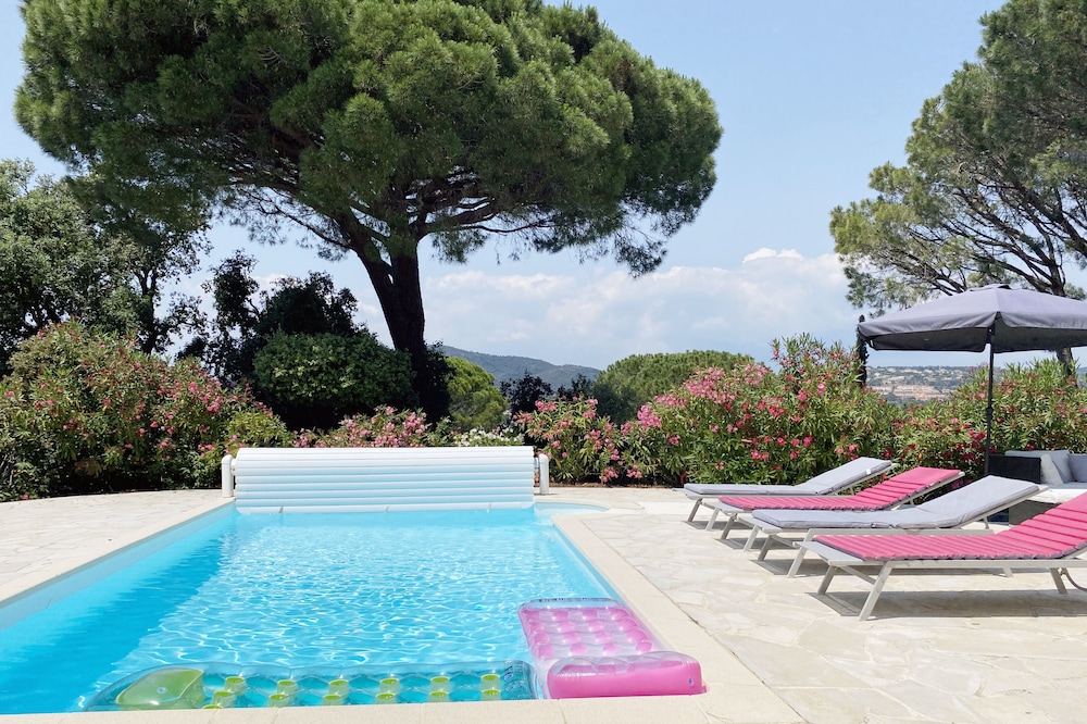 Contemporary charming villa with swimming pool