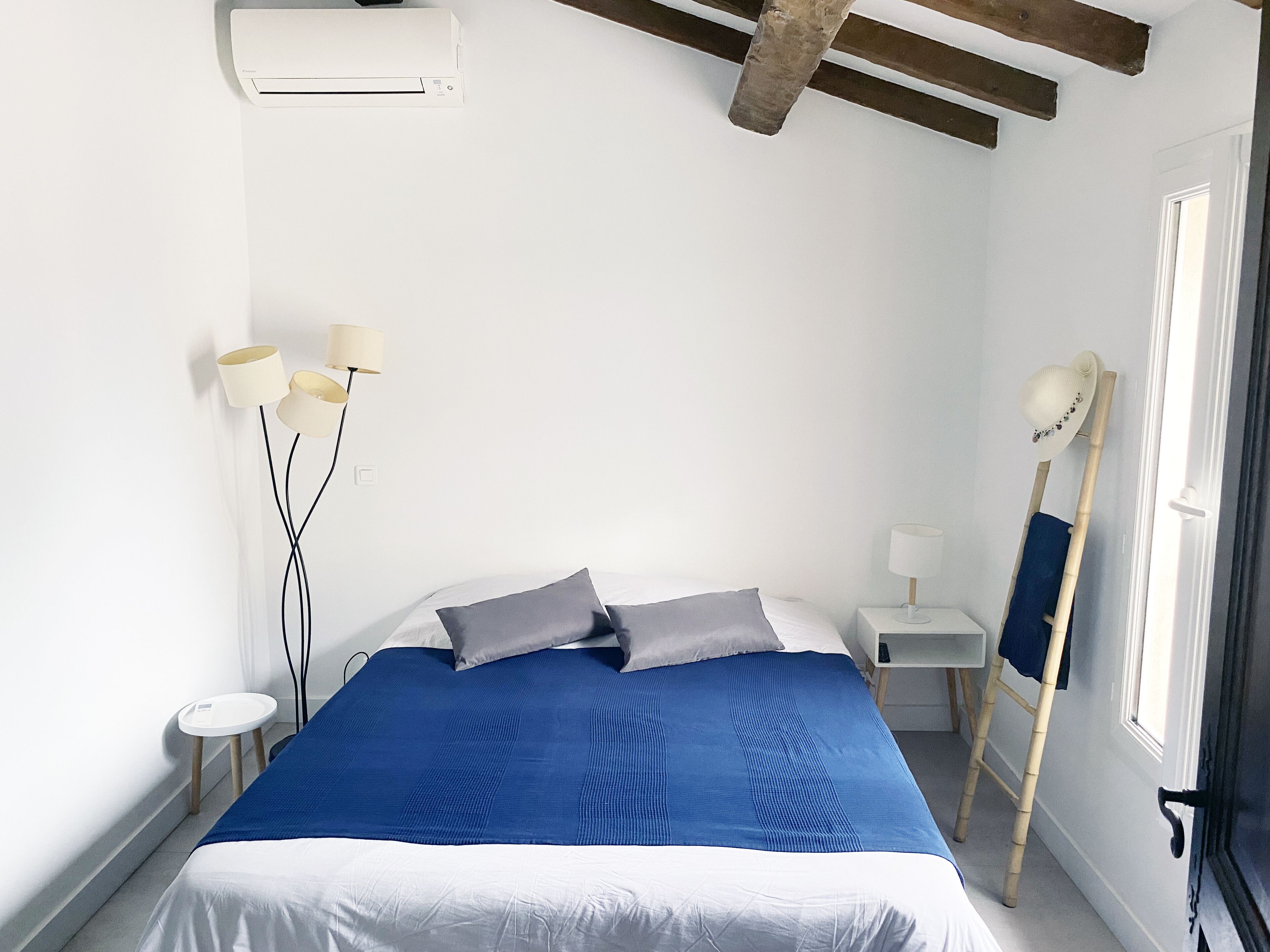 Contemporary charming villa with swimming pool