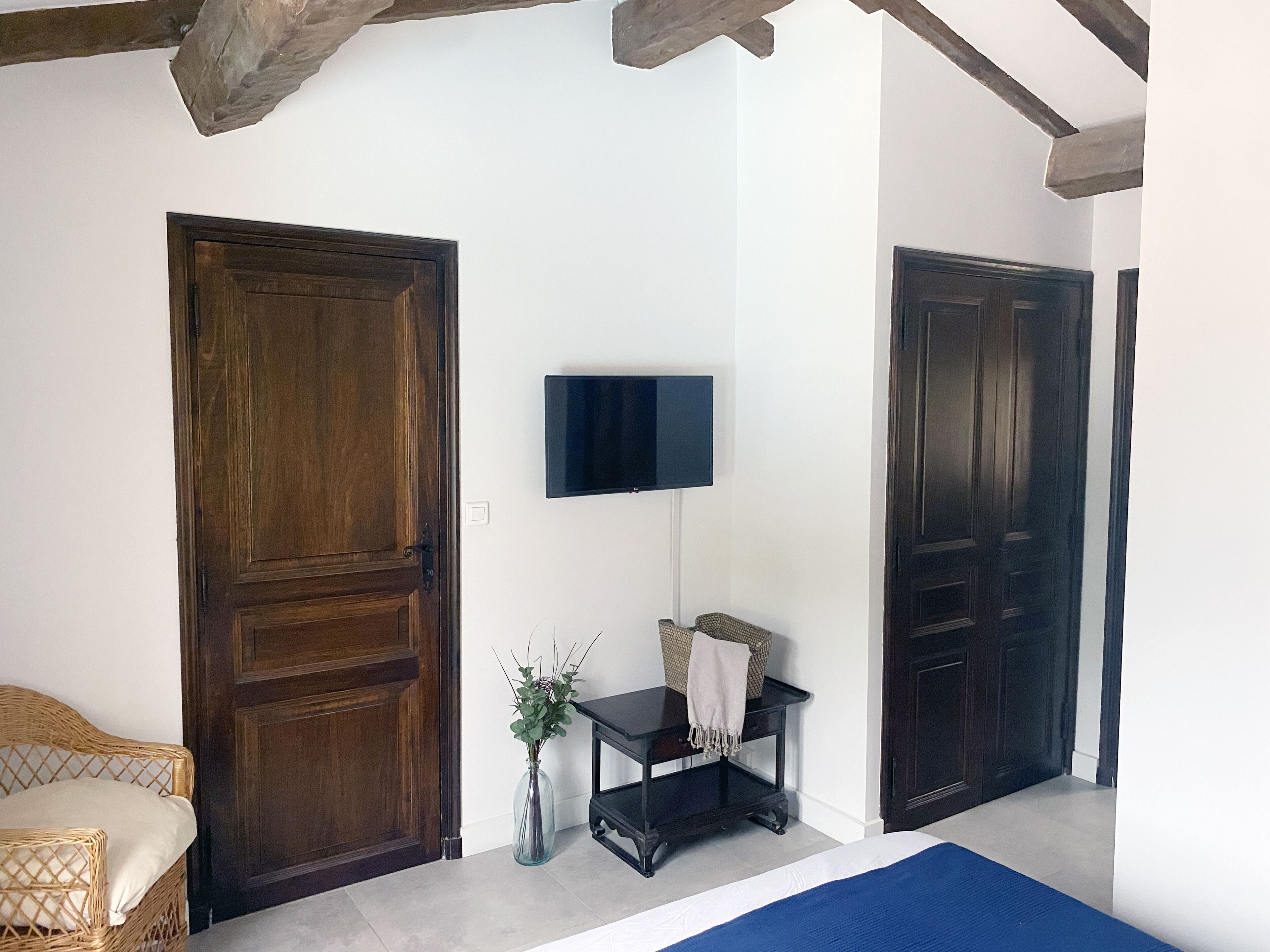 Contemporary charming villa with swimming pool