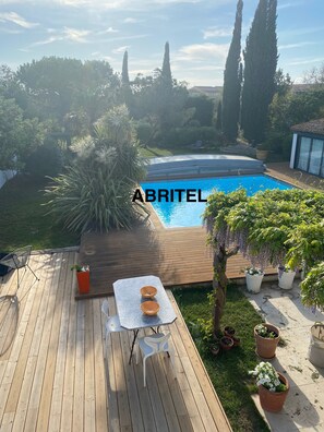 Indoor pool, outdoor pool - VILLA 250 m² with swimming pool near the Cap d'Agde (Marseillan)