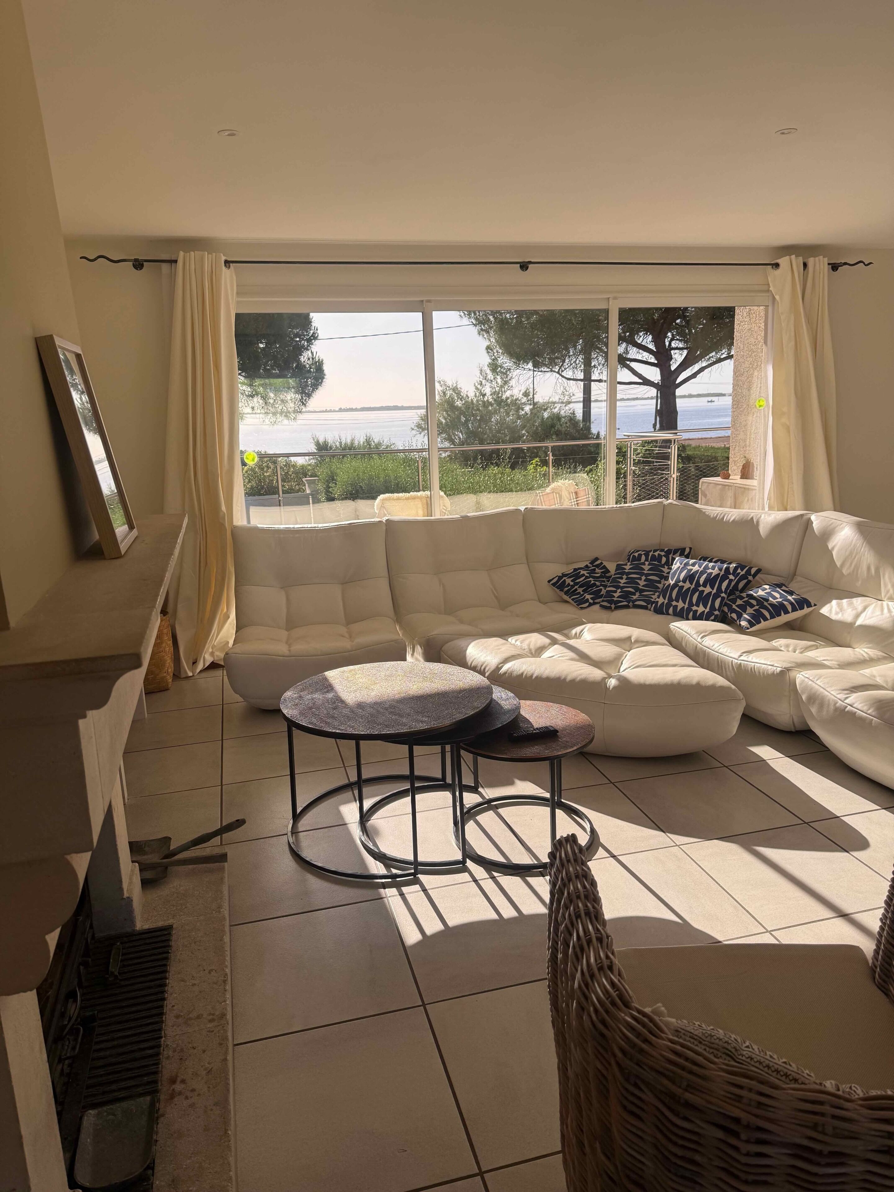 Smart TV, fireplace, foosball, table tennis