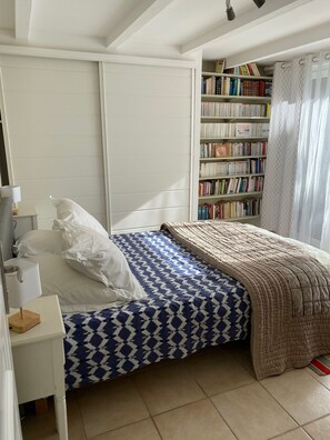 6 bedrooms, in-room safe, desk, iron/ironing board - VILLA 250 m² with swimming pool near the Cap d'Agde (Marseillan)