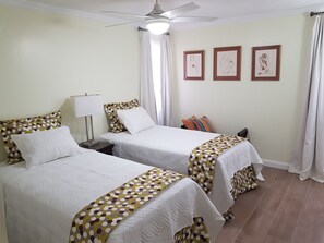 2 chambres, fer et planche à repasser, accès au Wi-Fi (inclus)