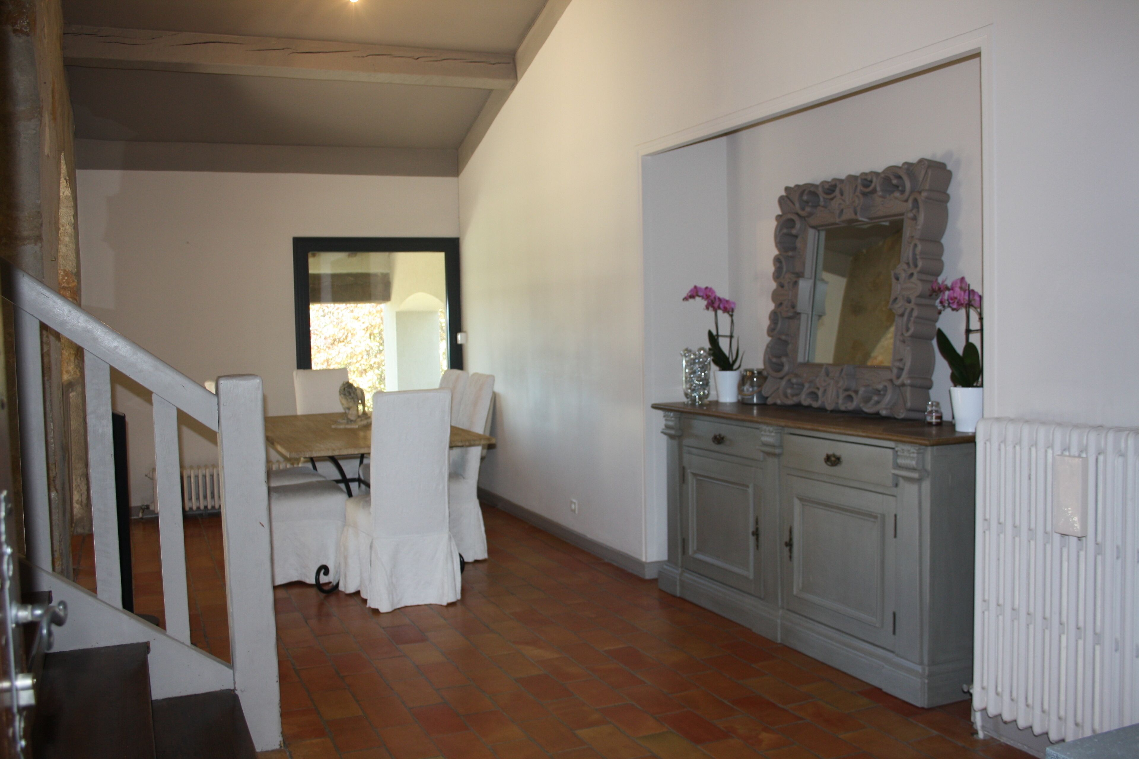 Charm and authenticity on the heights of Aix en Provence 4km from the Rotonde