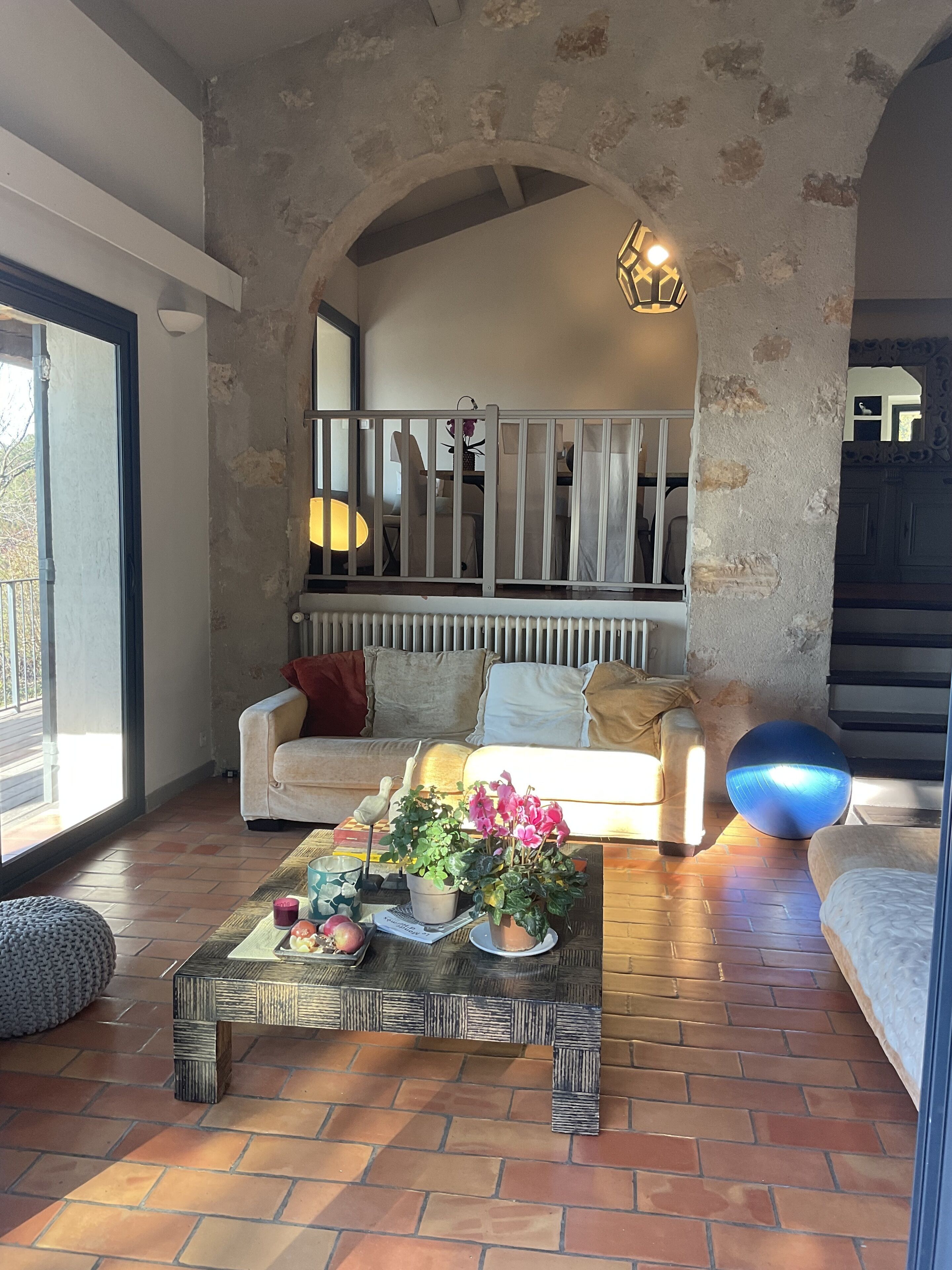 Charm and authenticity on the heights of Aix en Provence 4km from the Rotonde