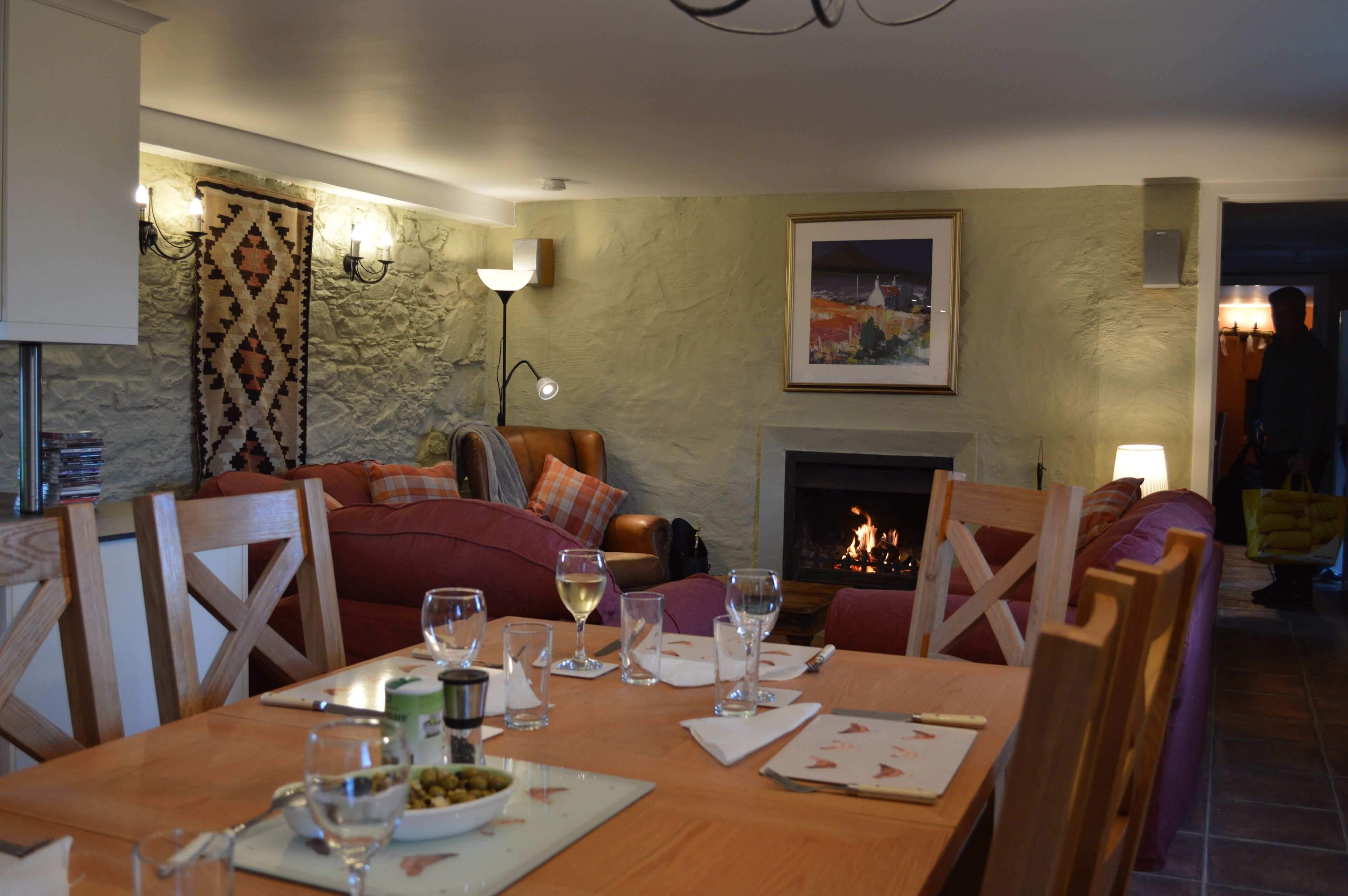 dining living easy socialising
