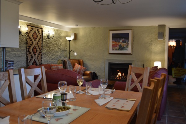 dining living easy socialising