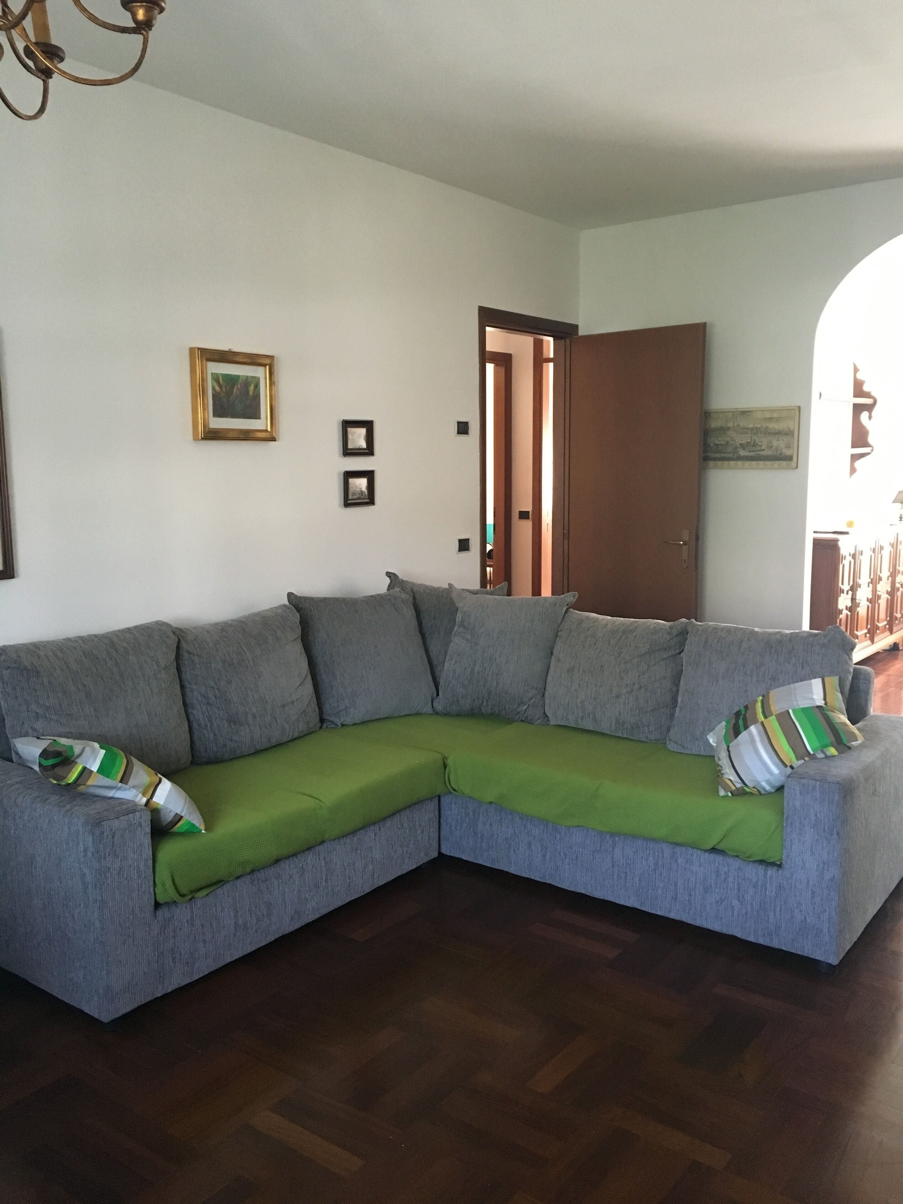 110 SQM Apartment - 2 BEDROOMS AND 2 BATHROOMS - EXPENSES AND SERVICES INCLUDED - FREE WI-FI