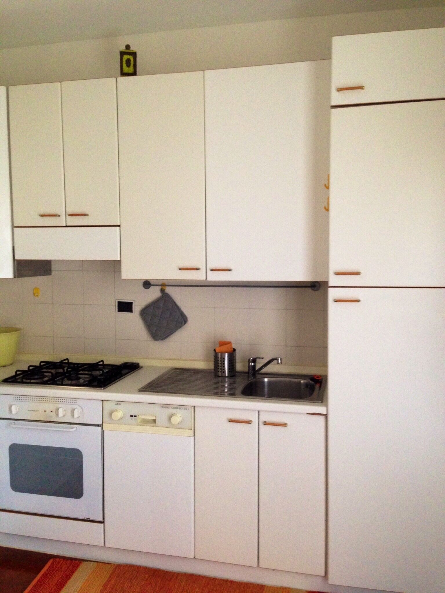 110 SQM Apartment - 2 BEDROOMS AND 2 BATHROOMS - EXPENSES AND SERVICES INCLUDED - FREE WI-FI