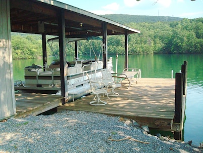 Cozy Waterfront Cottage -- Cabin 5 Cedar Key , No Wake Cove, Great Views