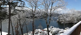 Cozy Waterfront Cottage -- No Wake Cove, Great Views, New Private Floating Dock