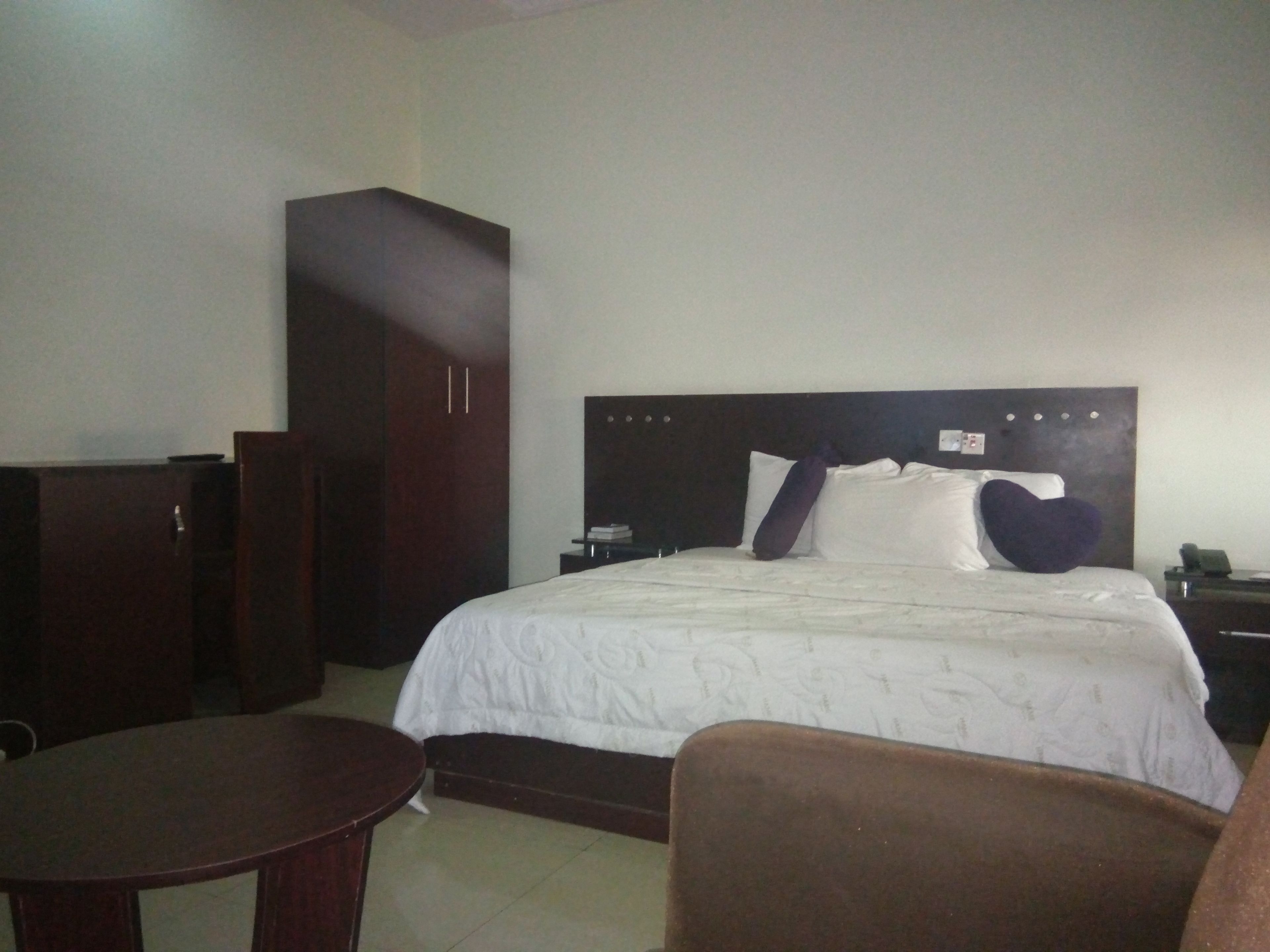 Desk, bed sheets