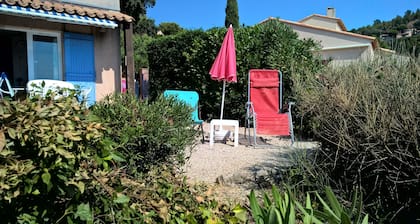 Ground Floor Apartment With Sea Views and Garden  + Swimming Pool