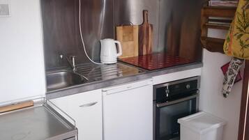 Kühlschrank, Ofen, Herdplatte, Geschirrspüler