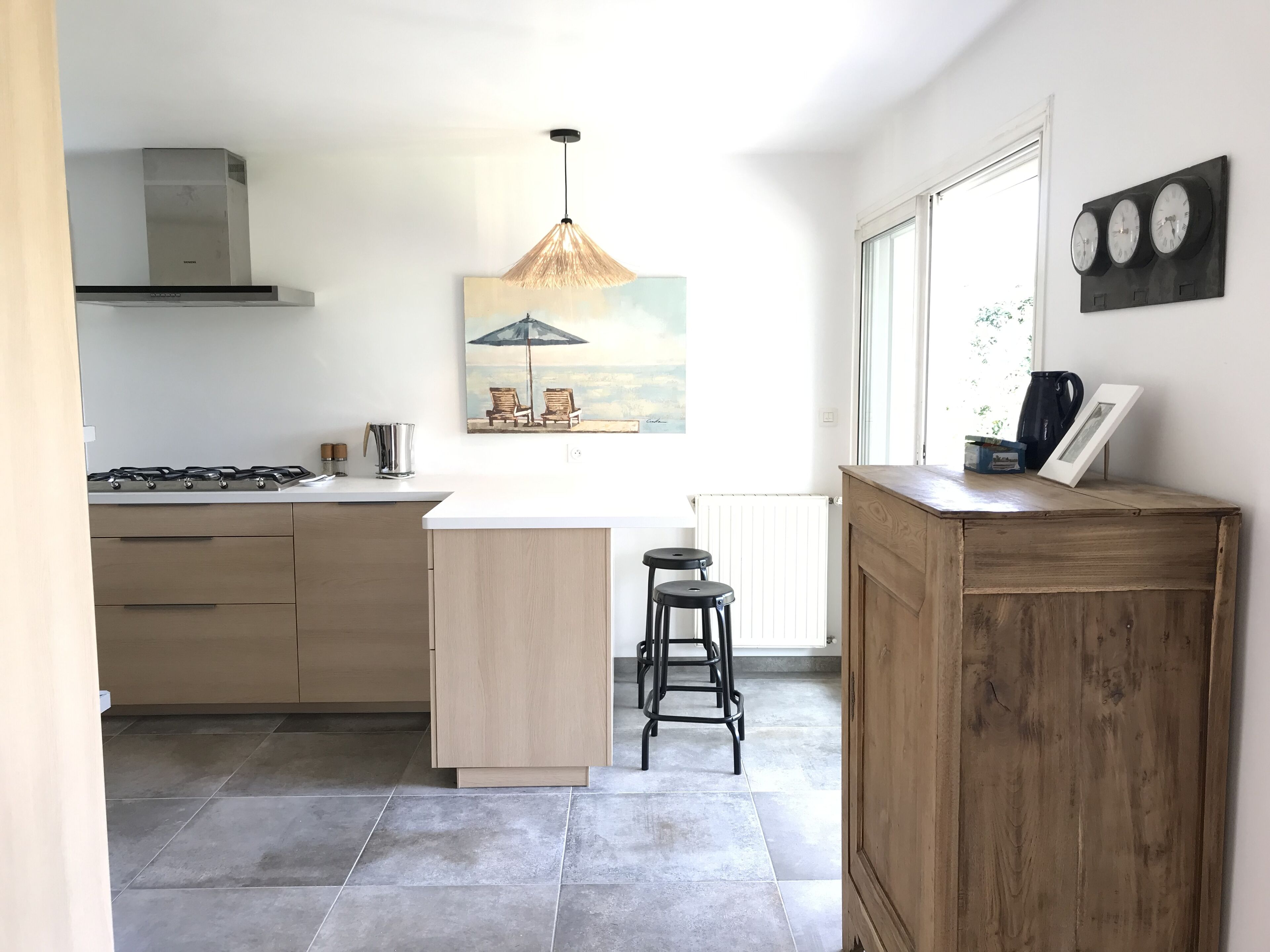 Architect house with large garden, beach by bike or on foot by the paths.