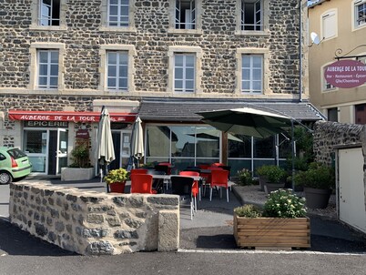 Auberge de la Tour Bar Restaurant Grocery